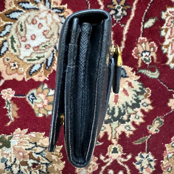 🍁SOLD🍁 Prada Saffiano Wallet - Picture 12 of 17
